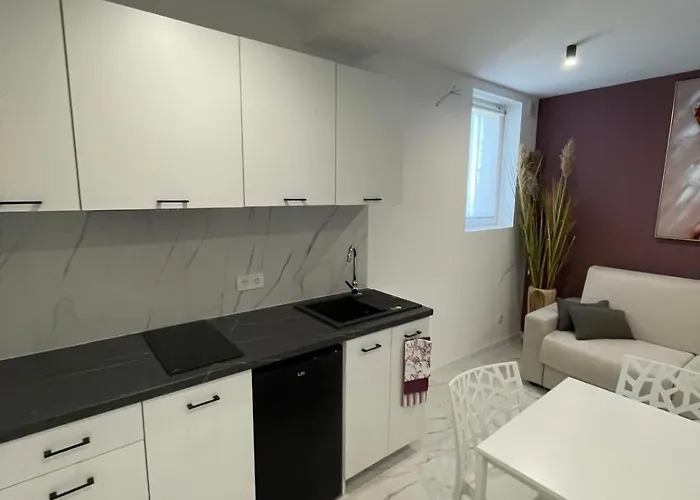 Apartment Nela Carini